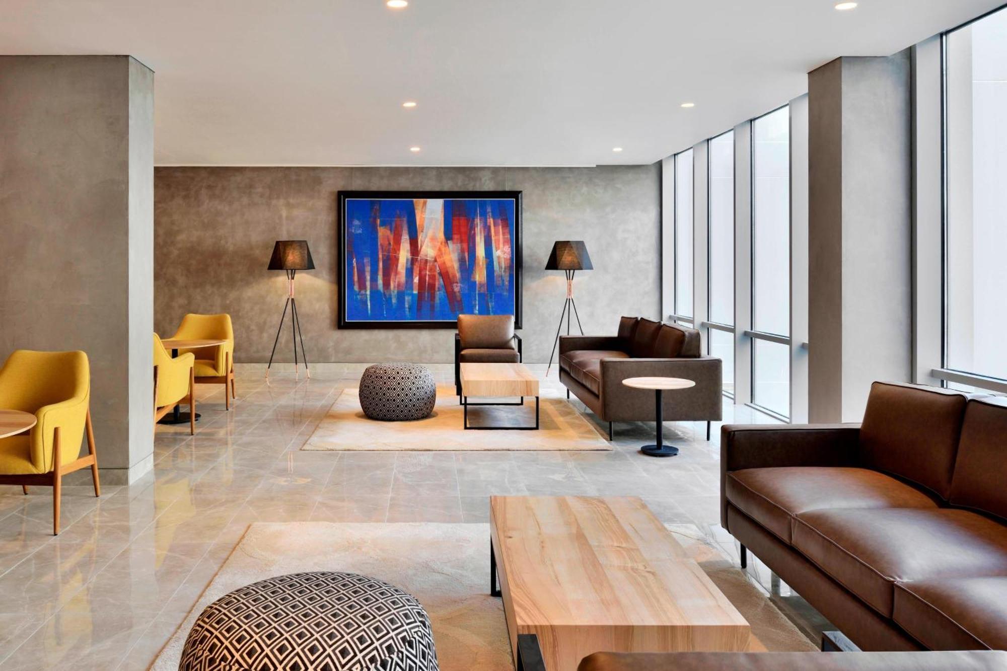 Aloft New Delhi Aerocity Exteriér fotografie The lobby of the hotel